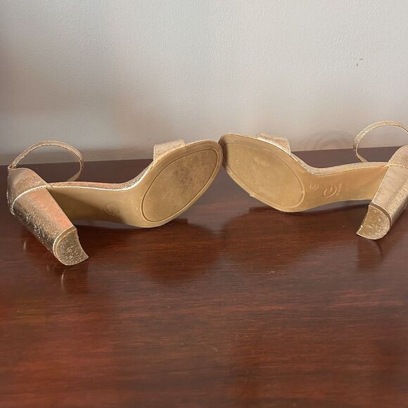 G by Guess Women’s Heels Gold Size 6.5 Chunky Heel Ankle Buckle - Picture 8 of 10